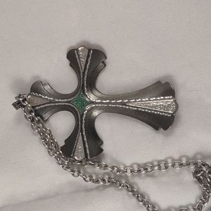Sarah Coventry Vintage Limited Edition Cross Necklace 1976 Grey Pewter Green